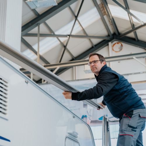 Dachmarkise auf Wohnwagen verbauen