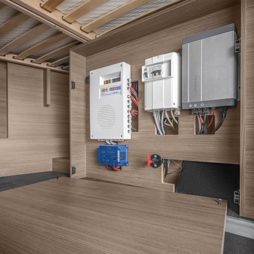 Sicherungskasten prüfen und defekte Sicherungen tauschen